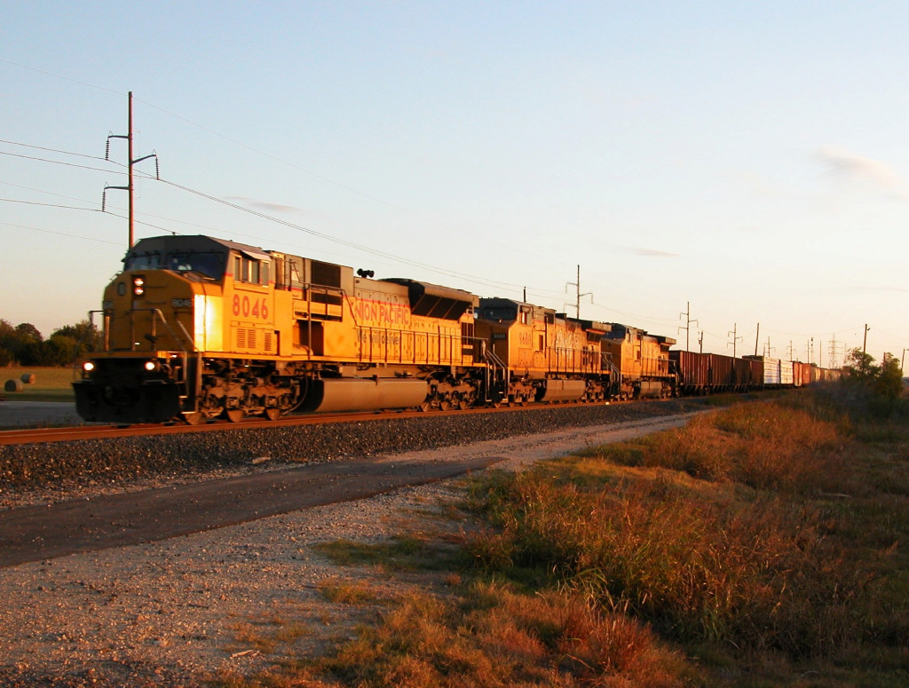 UP 8046  3Nov2011  Early Morning Gen Merchandise SB approaching Center Point Road 